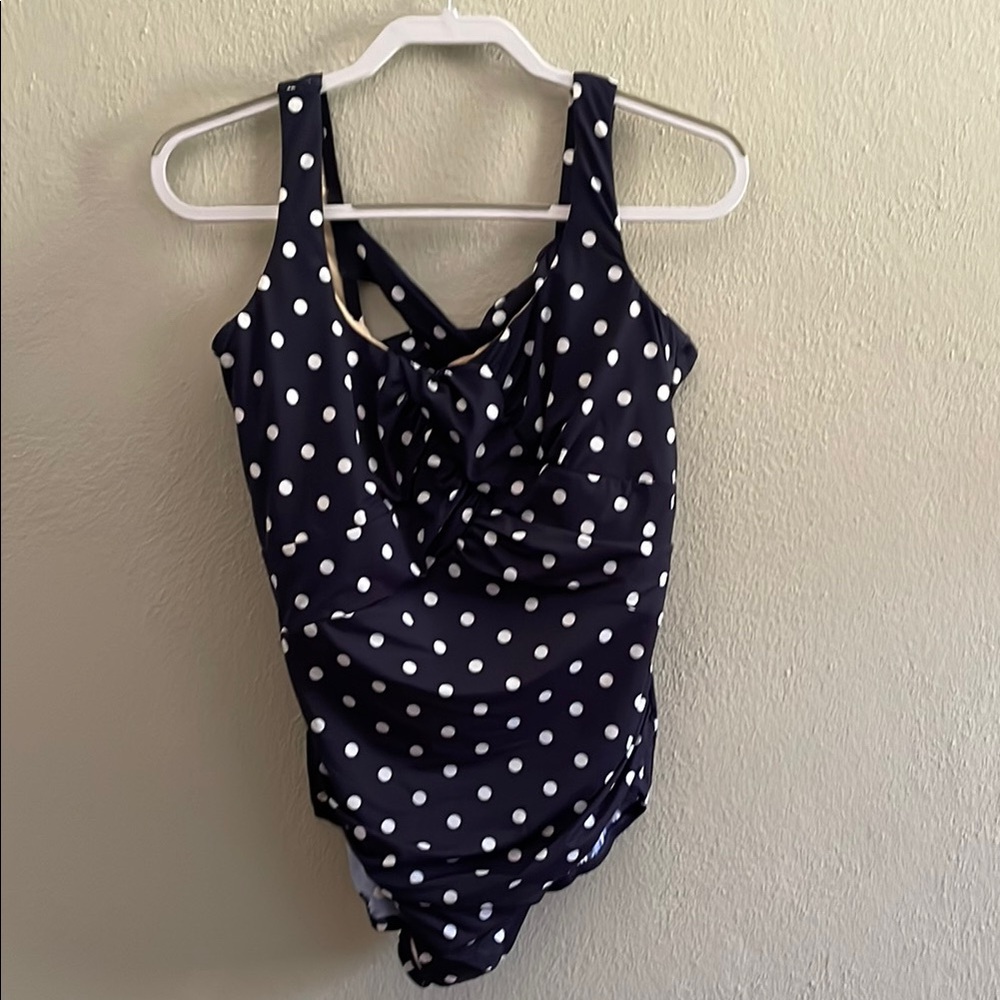Lands' End Women's Plus Size SlenderSuit Carmela One Piece Swimsuit. 16W.